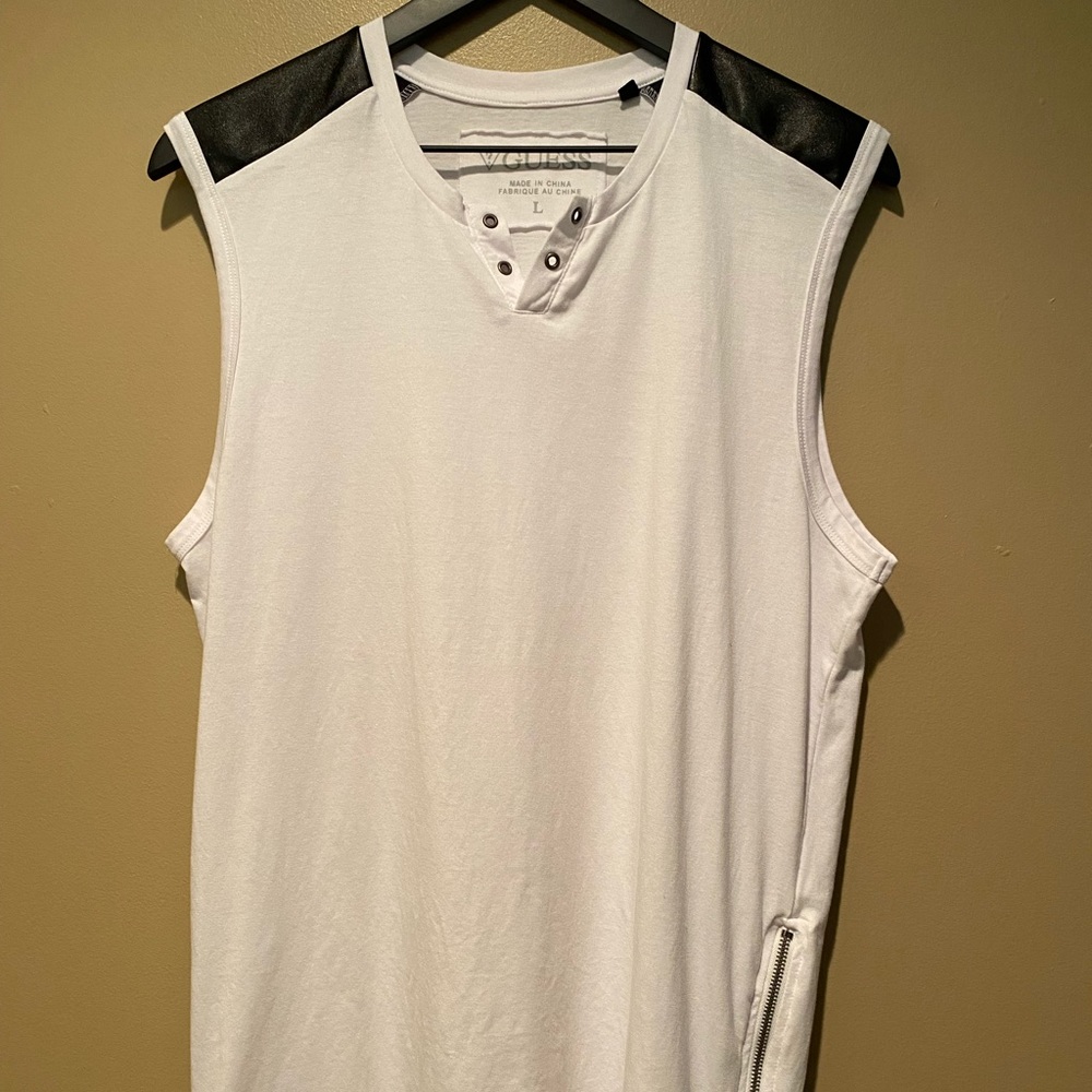 GUESS sleeveless tee
